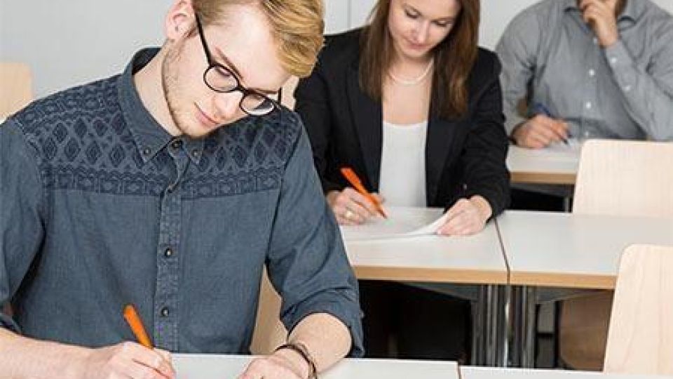 how do exams in Distance Learning work?
