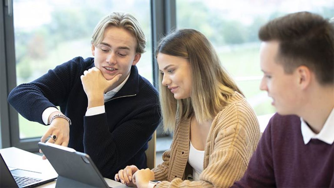 students at Cologne campus